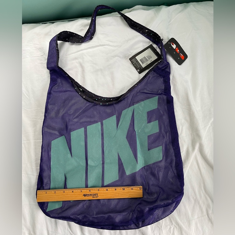 New w/ tags Nike reversible shoulder bag